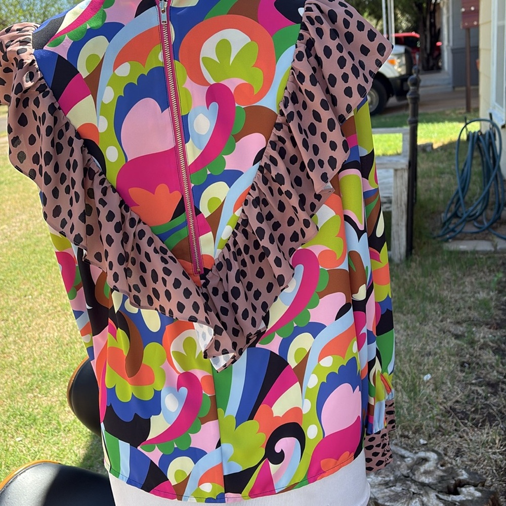 NWT Crosby by Mollie Burch Paint the Town Top - Picture 4 of 6
